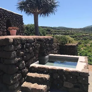 Dammusi Il Serralh -pantelleria- Scauri (Sicily)